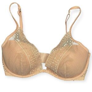 VICTORIA’S SECRET Women’s Nude Lace Mesh Incredible Plunge Bra Size 32DD